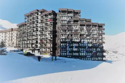 Image de Studio 4 personnes à Tignes proche des pistes et des commerces dans le quartier du Lavachet. Charmant studio avec vue sur le lac