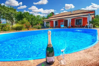 Image de House 1233/11725 (Istria - Hreljići), 3700m from the beach