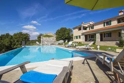 Image de Villa 1254/11990 (Istria - Skitača), 5000m from the beach