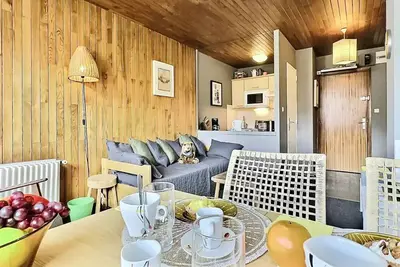 Image de Appartement 2 pièces 4 personnes proche des pistes et des commerces dans le quartier du Lavachet. Situé au 4ème étage d'une rési