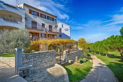 Image de Apartment 1299/12346 (Istria - Vrsar), 300m from the beach