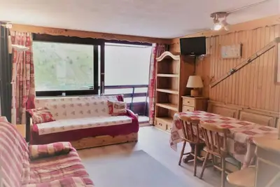 Image de Studio 5 personnes à Tignes  au pied des pistes, des commerces, de l'Esf et de l'office du tourisme dans le quartier du lac. App