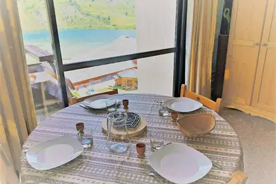 Image de Joli et grand studio 4 personnes à Tignes au pied des pistes, des commerces, de l'Esf et  de l'office du tourisme dans le quarti