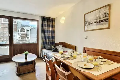 Image de Studio 4 personnes à Tignes au pied des pistes et proche des commerces dans le quartier du Val Claret. Appartement situé au pied