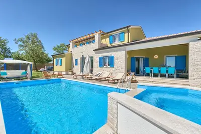 Image de Villa 1404/13169 (Istria - Žminj), 25000m from the beach