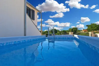 Image de House 1430/13331 (Istria - Pajkovići), 25000m from the beach