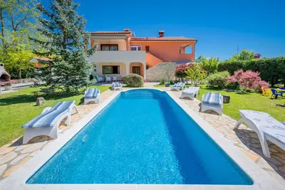 Image de Villa 1574/16144 (Istria - Nedeščina), 7000m from the beach