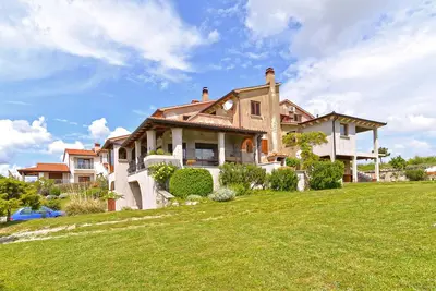 Image de Apartment 1606/16499 (Istria - Labin), 3000m from the beach