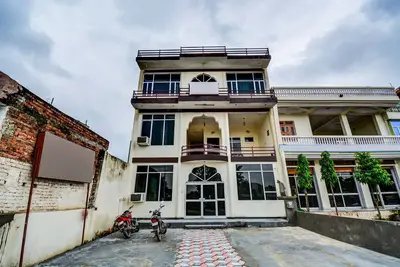 Image de \"Meilleur hôtel économique à Ranthambhore avec des équipements de base\"