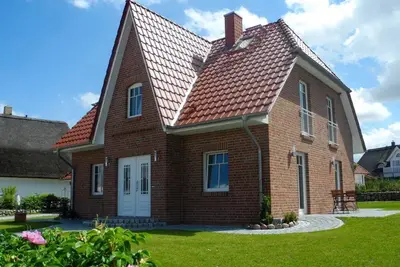 Image de Maison de vacances \"Wild Rose\", cheminée, sauna, vue sur la mer Baltique, WiFi gratuit