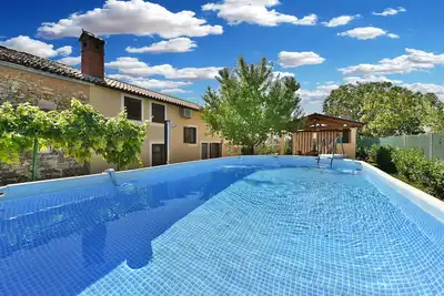 Image de House 1735/17984 (Istria - Galižana), 5000m from the beach