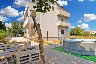 Image de Apartment 1740/18005 (Istria - Kaštelir), 8000m from the beach