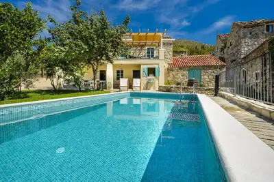 Image de Villa en pierre rustique Begovi Dvori
