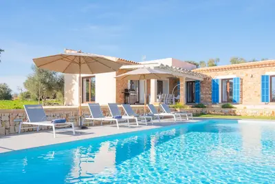Image de Finca nouvellement construite avec piscine privée, endroit calme