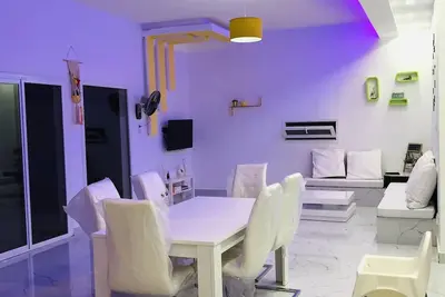 Image de Chambre Ă La villa d'hĂ´te les Iris Wifi, piscine/ jacuzzi