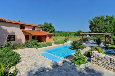 Image de Villa 1926/23672 (Istria - Liznjan), 1000m from the beach