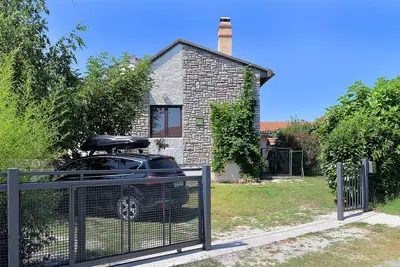 Image de Apartment 1950/24789 (Istria - Valbandon), 600m from the beach