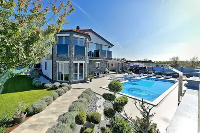 Image de House 1971/26218 (Istria - Fažana), 850m from the beach
