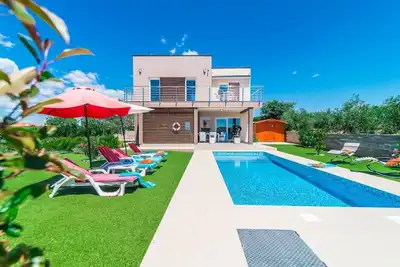 Image de House 1972/26255 (Istria - Galižana), 4000m from the beach