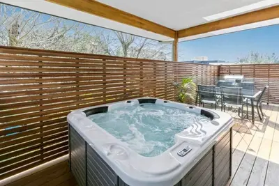 Image de Hale Kupa | Rye Beach House | Spa | Tennis de table