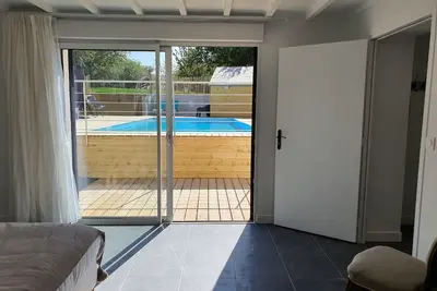 Image de Gîte de groupe avec piscine et sauna entre terrre et mer