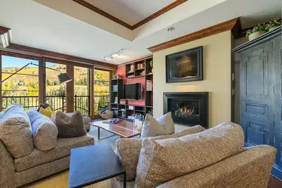 Image de Condo de luxe Ritz-Carlton, voiturier de ski, marche jusqu'aux remont��es mécaniques: cascade aux résidences Ritz-Carlton