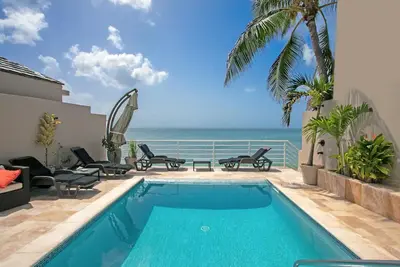 Image de Villa agréable et confortable avec la meilleure vue sur la mer