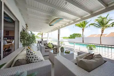 Image de Villa, à distance de marche de Palm Beach