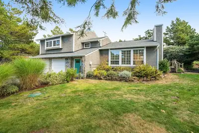 Image de Maison acceptant les chiens récemment mise à jour près de la plage avec grill privé!