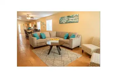 Image de Gem élégant dans le désert, maison entière près du centre-ville et de l'UofA, 3br / 2ba,