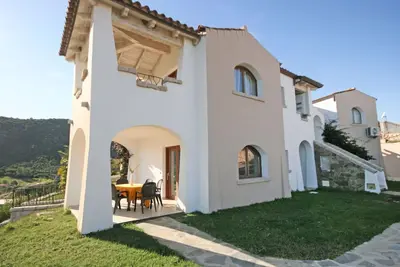 Confortable appartement pour 6 personnes avec Wifi, climatisation, piscine, Tv, terrasse et parking