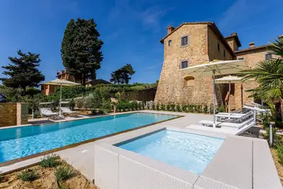 Image de Maison privée dans la région du Chianti pour 12 personnes, piscine et A / C