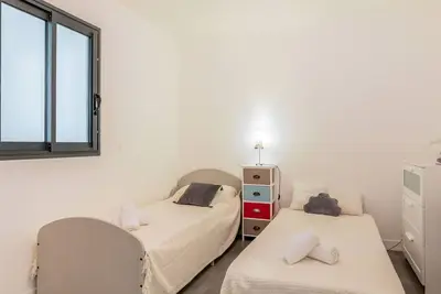 Image de Confortable appartement pour 4 personnes avec Wifi, climatisation, piscine, Tv et terrasse