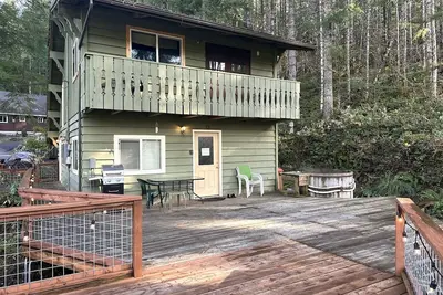 Image de Spa en cèdre, près du mont Rainier, Wifi