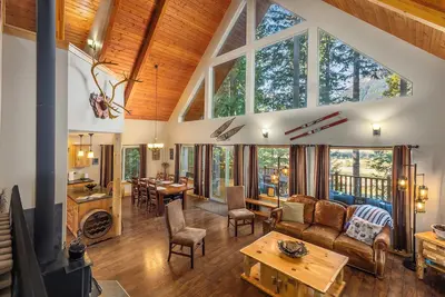 Image de Wifi, bain à remous, sur la rivière, Mt Rainier