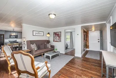 Image de Downtown Bungalow Right in the Heart of Ellijay/ Minimum Age Requirement of 25 y