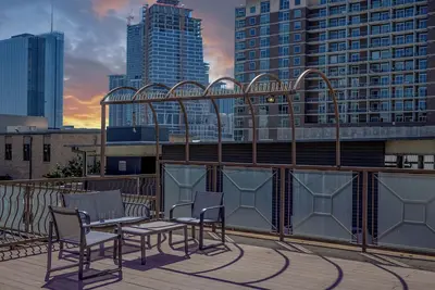 Image de Loft du centre-ville moderne avec refuge sur le toit