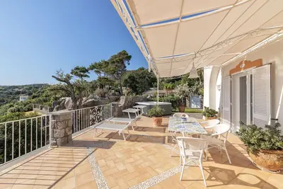 Image de Villa dei lecci Indaco - Luxury villa on the sea with private jacuzzi