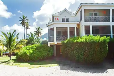 Image de Nelson Spring Finest Beach Front Condo