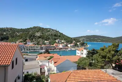 Image de Appartement d'une chambre avec le balcon et la vue sur le mer Tisno, Murter (A-4295-d)
