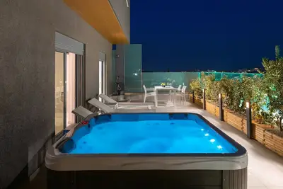 Image de Rhodes Skyline Suite - 3 Bedroom with 2 Jacuzzi (outDoor + InDoor) and Sea view