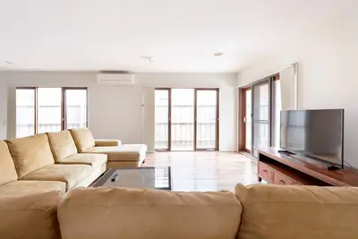 Image de Maison de luxe 5br à 20 min du Cbd, vie spacieuse
