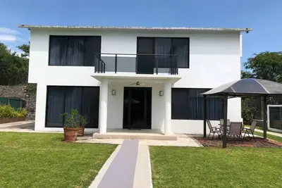 Image de Belle maison avec jardin privé et piscine près de Cuernavaca à Xochitepec Morelos
