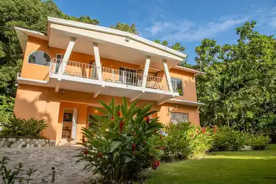 Image de Villa près de Dunn's River, Plages, Mystic Mountain, Shopping, Vacances en famille