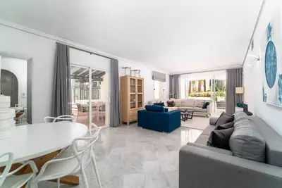 Image de Nouveau Appartement Lumineux À Puente Romano