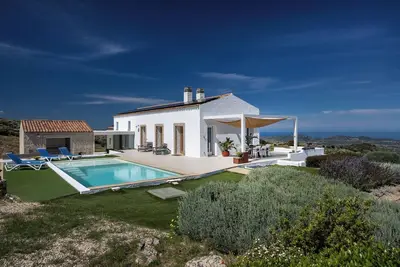 Image de Stazzo design avec piscine vue magnifique sur la mer