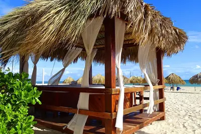 Image de Condo de luxe en bord de mer pouvant accueillir jusqu'à 8 personnes, Wifi & Pick Up