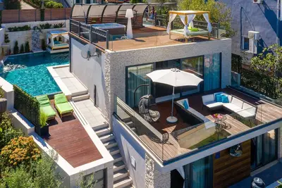 Image de Villa Arbanessa with Heated Pool
