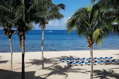 Image de La Tortuga del Mar (5230) En bord de plage 1 Br; Une vue imprenable sur les Caraïbes!