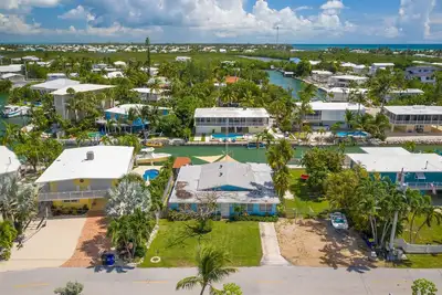 Image de \"Un petit morceau de paradis\" Islamorada, Fl. Sur l'eau! 3/2, 90 pieds de quai